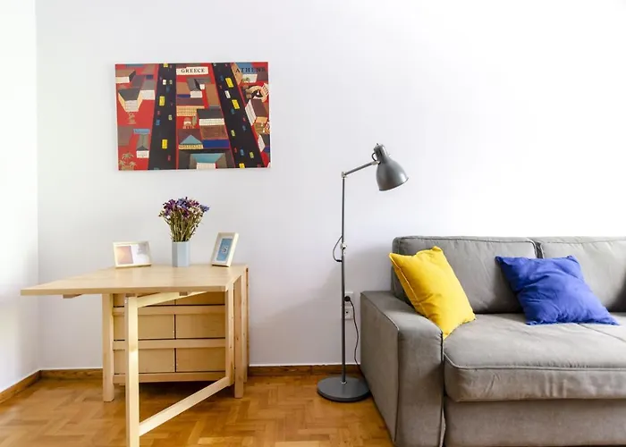 Colourful Apartment Under The Acropolis
