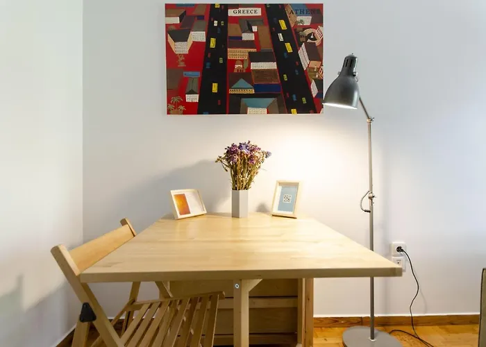 Colourful Apartment Under The Acropolis